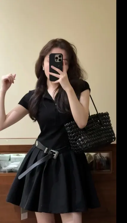 夏季新款纯欲慵懒风女装法式赫本风翻领短袖连衣裙气质收腰裙子