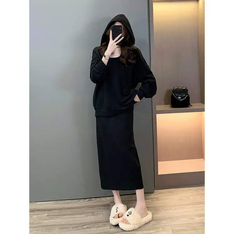 秋冬新款时尚挂脖连衣裙套装女气质修身显瘦休闲百搭连帽卫衣套装