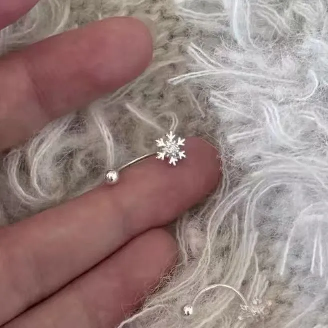 合金耳饰 雪花螺丝拧扣耳钉女两带U形后挂式气质耳饰品小众设计感