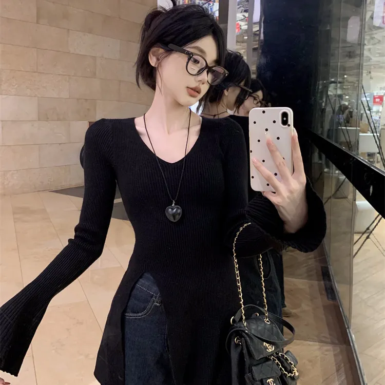 贝壳V领长袖修身喇叭袖针织衫女2024秋季新款气质开叉上衣通勤薄