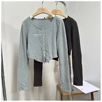 1T063春季新款女士休闲短款圆领长袖T恤女