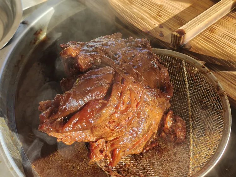 五香牛腱鲜牛腱卤制酱牛肉酱牛腱无色素香精防腐剂零化学添加剂
