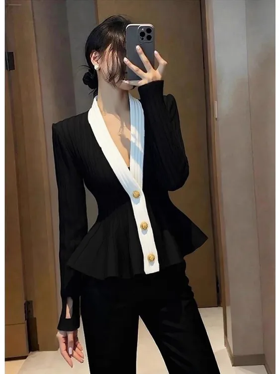 秋冬韩系chic氛围感上衣穿搭轻熟气质温柔慵懒松弛感黑色针织开衫