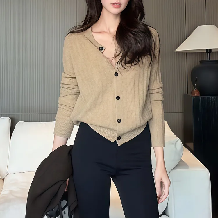 温柔甜辣复古潮流小众针织衫女秋冬韩系休闲百搭显瘦圆领软糯毛衣