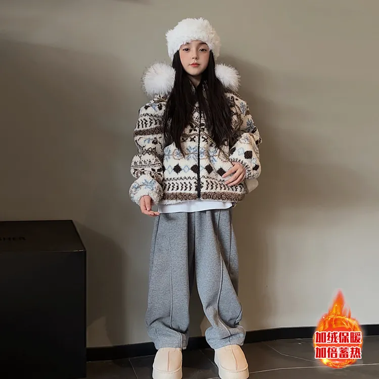 女童羊羔毛套装复古提花加厚保暖毛领外套加绒弯刀裤两件套2025冬