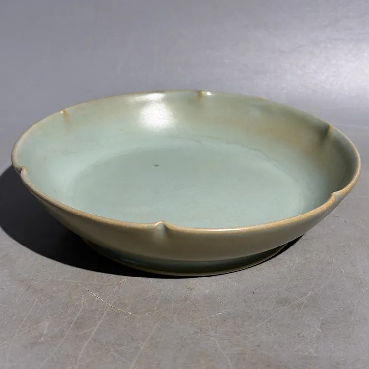 汝窑葵口卷足洗，口直径14.2cm，高3.4cm，老汝瓷，旧藏，喜欢的来