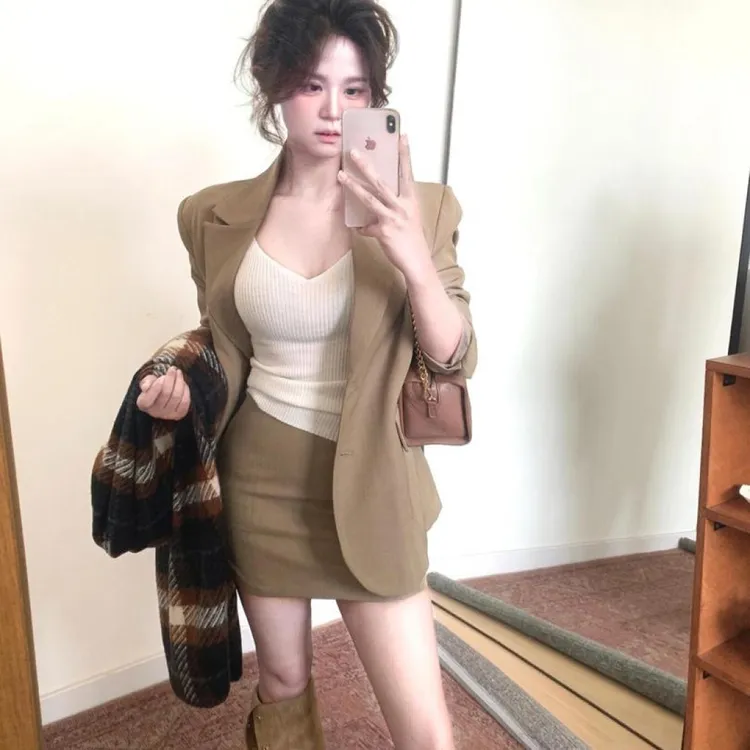 早秋搭配一整套盐系轻熟御姐气质女神范职业西装外套短裙三件套装