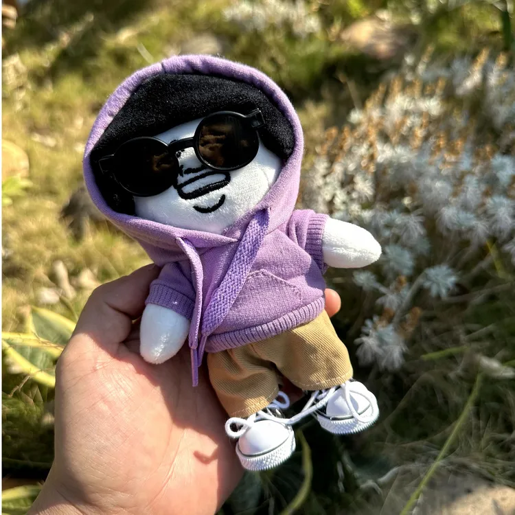 蘑菇头表情毛绒娃娃卫衣穿搭毛绒包挂经典表情抽象毛绒动漫周边