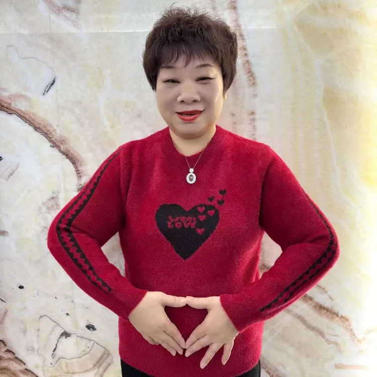 2025新款妈妈装时尚气质大桃心双面绒圆领毛衣