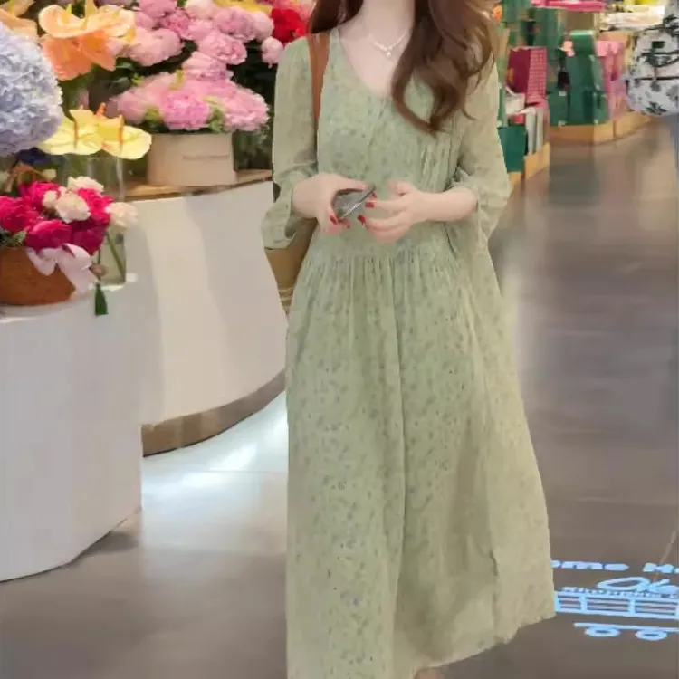 2025春秋季新款女士碎花连衣裙高级感显瘦胖MM遮肉法式中长裙子潮