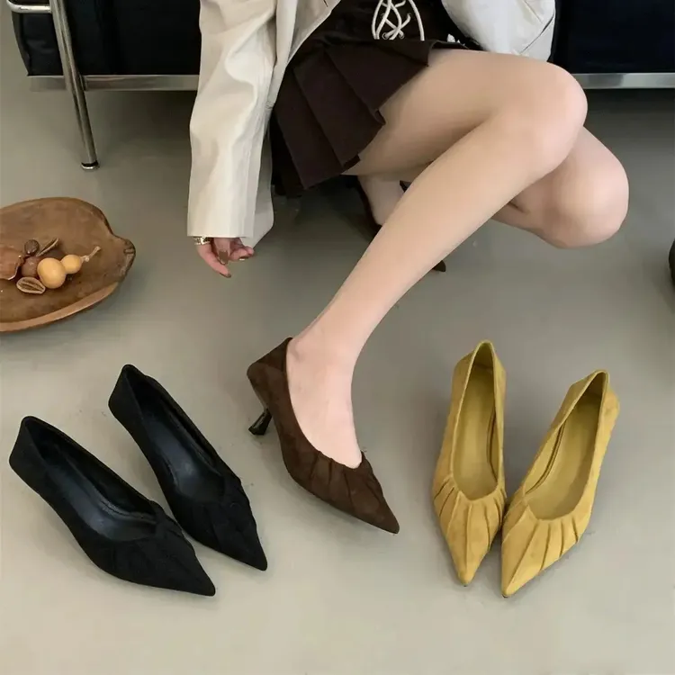2025秋季新款法式尖头褶皱绒面高跟鞋浅口细跟单鞋气质名媛通勤鞋