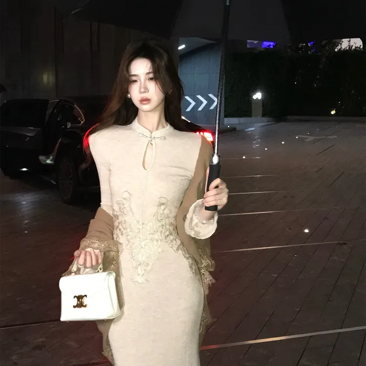 木子李的李新中式巨好看的早秋连衣裙立领刺绣针织长裙开衫外套女