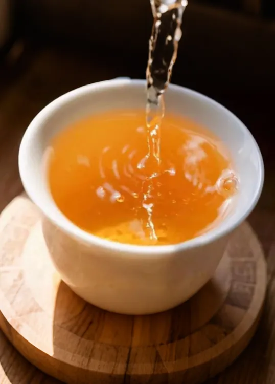 早春白茶云南云运山茶叶古树纯料经典茶高香花香一片一泡普洱茶饼