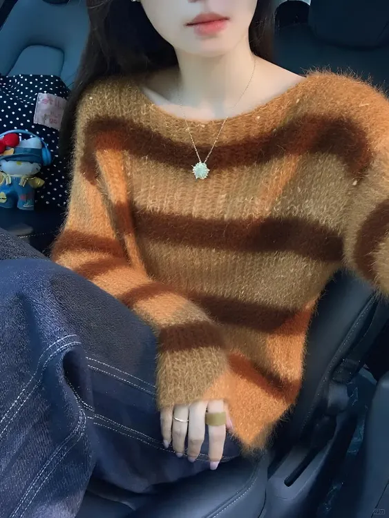 秋冬高级撞色2025新款百搭条纹圆领套头针织衫减龄气质上衣毛衣女