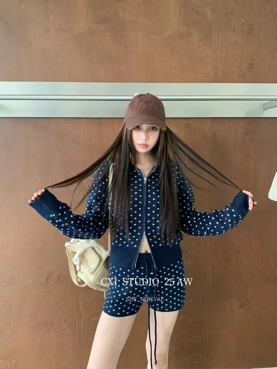 美式复古波点辣妹针织修身显瘦开衫抽绳+休闲短裤+休闲长裤