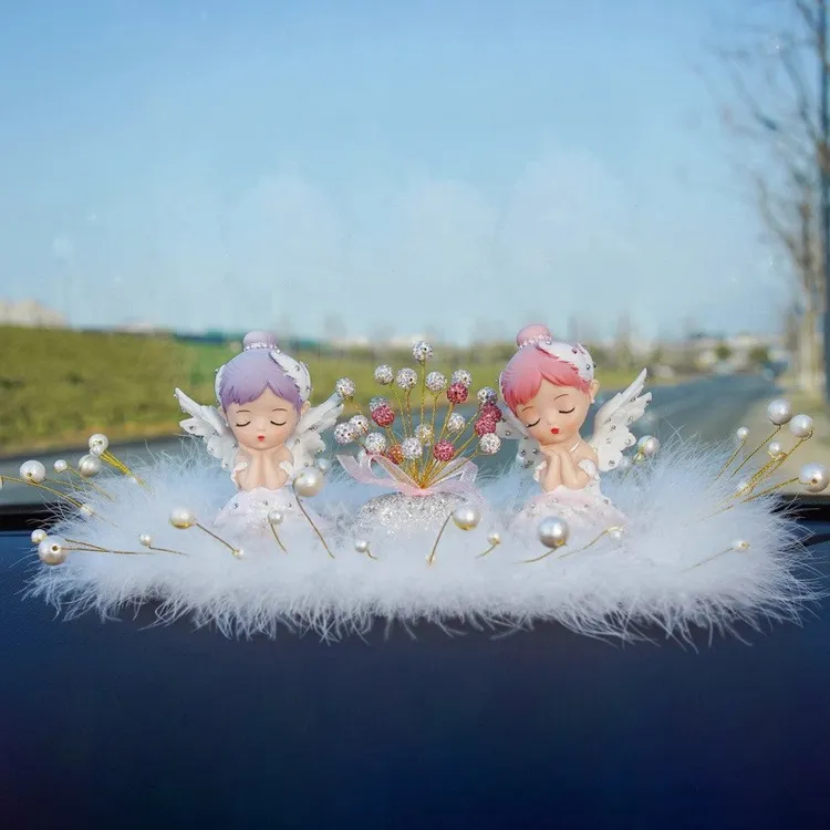 汽车摆件新款车载中控台网红女情侣天鹅车内饰品摆件