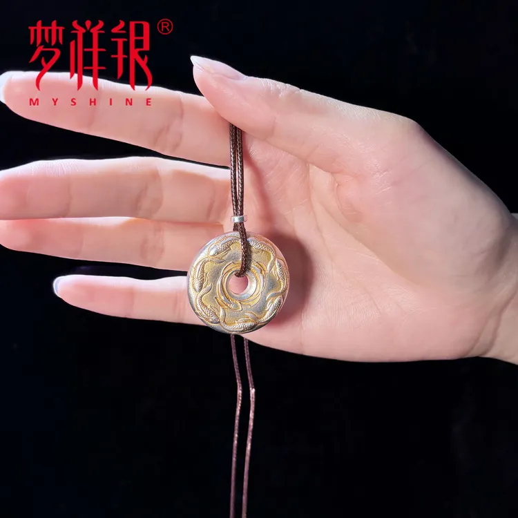 吊坠足银 描金锦鲤平安扣古法制品足银吊坠挂件百搭手工轻奢时尚