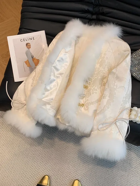 新中式国风高级感毛边2025冬装名媛千金风提花系带棉服短外套女潮