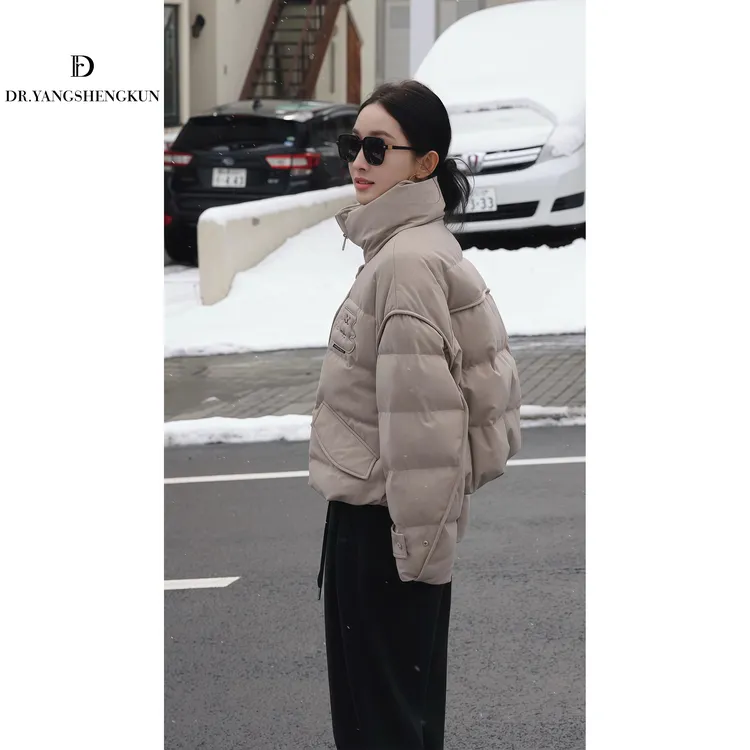 杨圣坤2025冬季新品95鹅绒小熊图案保暖立领百搭羽绒服S82511924