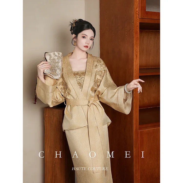 冯（CHAOMEI【金枝】新中式国风女装高级感轻奢金盏花黄绣花外套长款