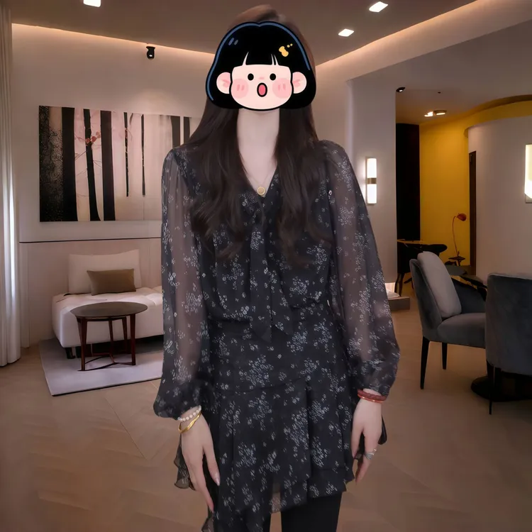 秋季蕾丝显瘦碎花V领绑带连衣裙女2025休闲百搭薄款柔软裙子上衣