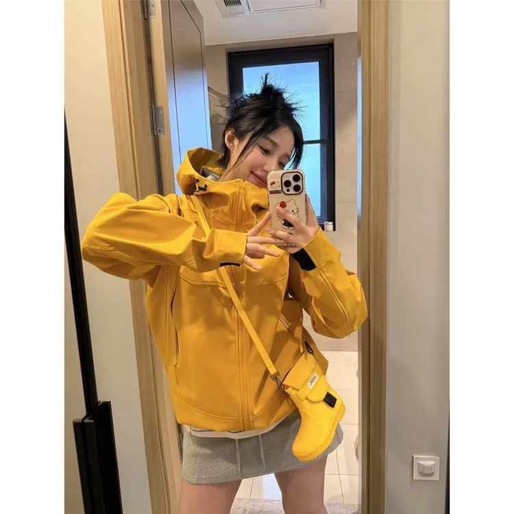 橘黄色户外软壳棒球服外套男女春秋多巴胺爬山穿搭连帽夹克登山服