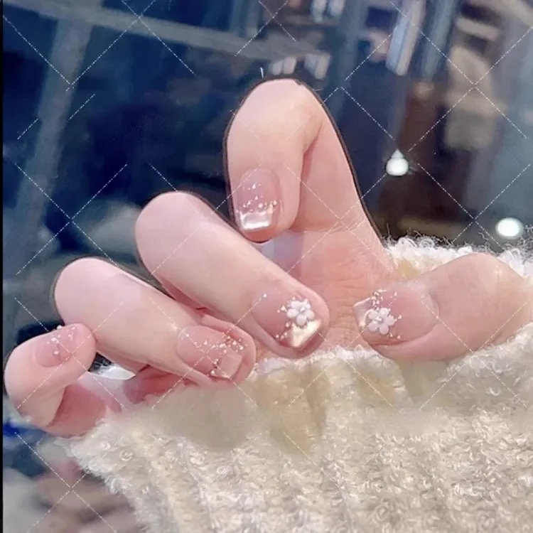 【七里香】妙妙屋手工穿戴甲法式猫眼高级立体小花百搭温柔美甲粉色