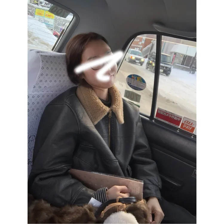 2025冬韩版复古时尚翻领皮毛一体夹克短款外套女宽松外出新款外套