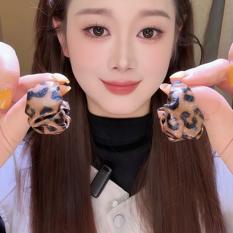 铜合金皮质耳饰 秋冬豹纹C形耳钉女气质欧美风高级感网红耳环耳饰