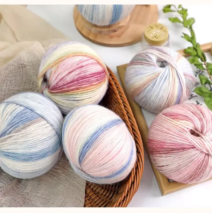 3团送钩针  喷毛纱云团手工编织钩织衣服披肩手工编织diy