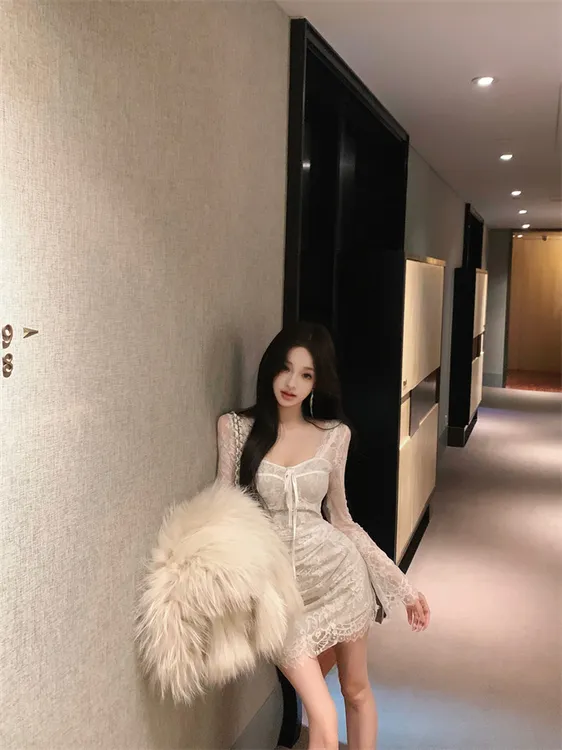 法式优雅千金风白月光气质修身蕾丝连衣裙纯欲风辣妹性感包臀短裙