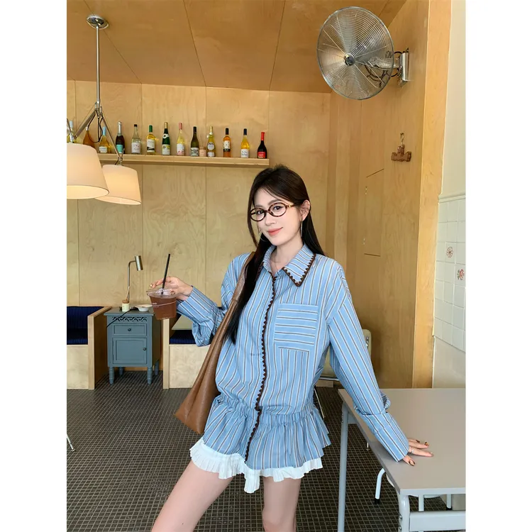 蓝色衬衫女秋季高级感chic别致上衣法式条纹设计感衬衫