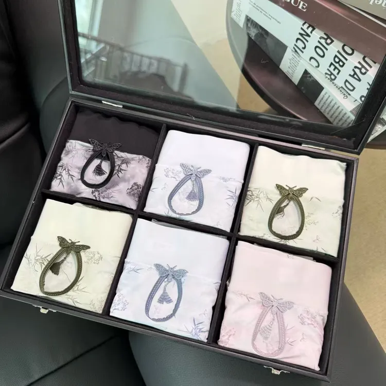 江南烟雨风镂空清新舒适透气印花女裤