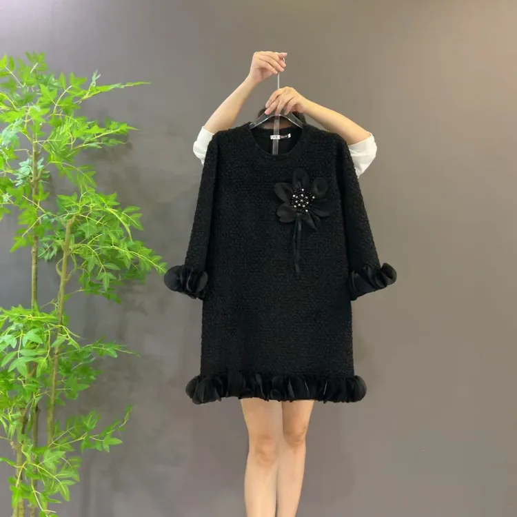 25172秋季新款重工立体装饰花瓣拼接钉珠大衫连衣裙大码女装显瘦