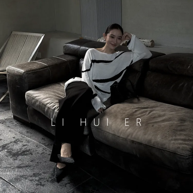 LiHuiEr李慧儿【观月泠泠】2025秋季简约小众斑马纹针织衫YCMC-015