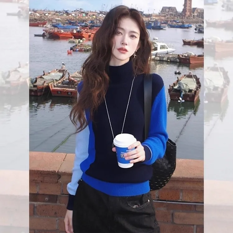 韩系秋冬氛围感穿搭超好看单穿上衣慵懒高级感蓝色拼接针织毛衣女