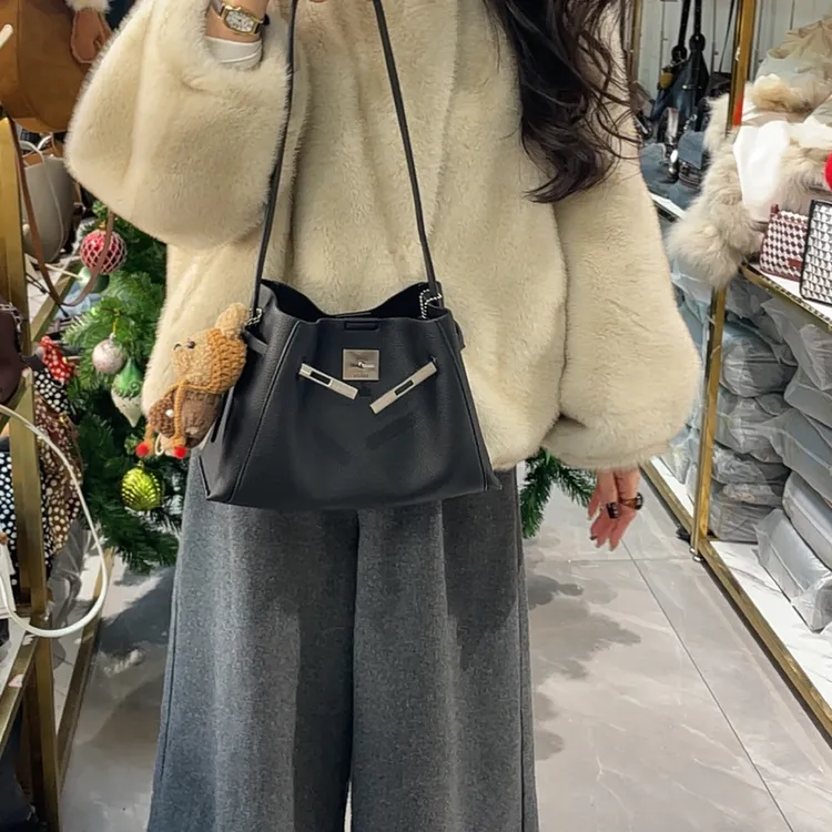 新款小众高级感牛皮凯莉包单肩斜挎包