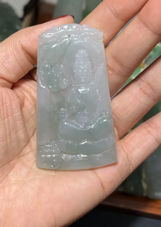 天然翡翠飘花虚空藏70/40/6.2