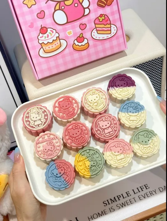 可爱HelloKitty月饼三丽鸥月饼中秋限定礼盒 九个口味一盒6個入