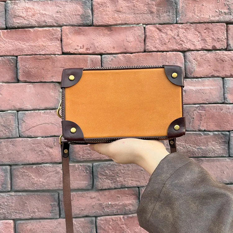 手工皮包真皮男女同款胸包时尚百搭潮流手拿单肩包简约小众设计款