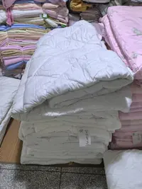 《厚广家》3楼200×200以上杂款白色系加厚化纤被子 发1张 不挑款