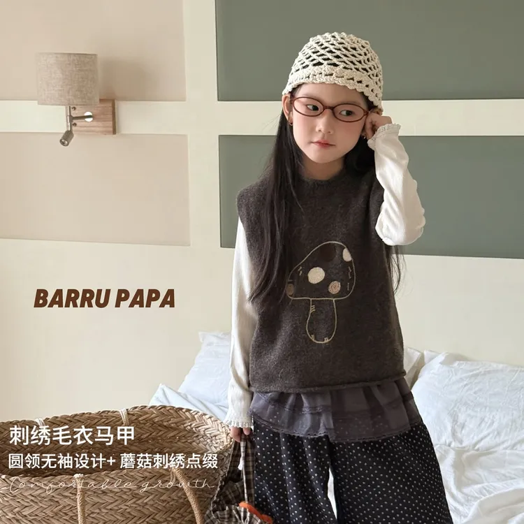 PAPA~韩系25秋女童无袖刺绣圆领毛衣马甲-93012