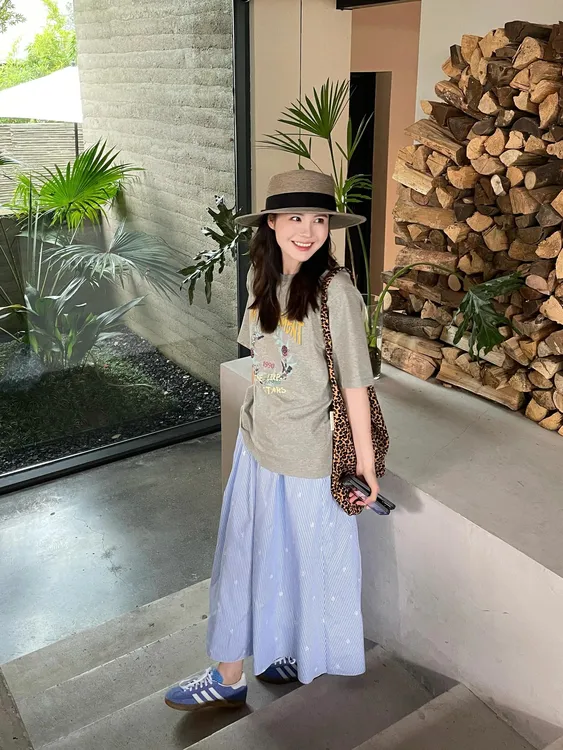 2025夏季新款韩系独特绝美慵懒设计感小众印花短袖T恤百搭半身裙