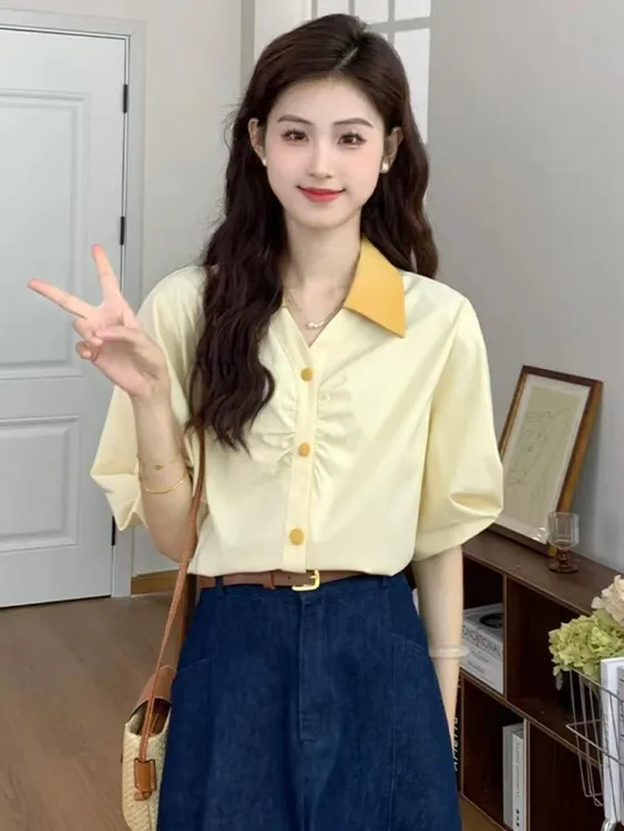 2025新款休闲显瘦短袖衬衫女宽松别致气质翻领上衣减龄设计感