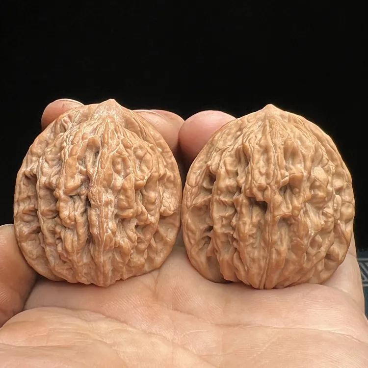 麦穗虎头文玩核桃