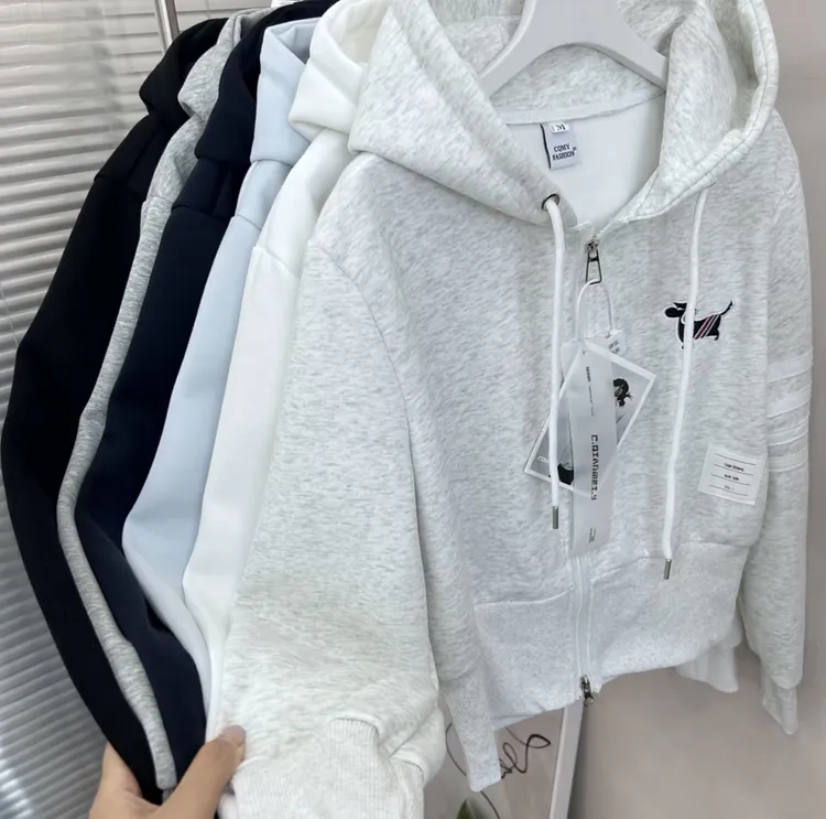 学院风刺绣小狗连帽四条杠开衫女休闲插 兜外套秋季9059