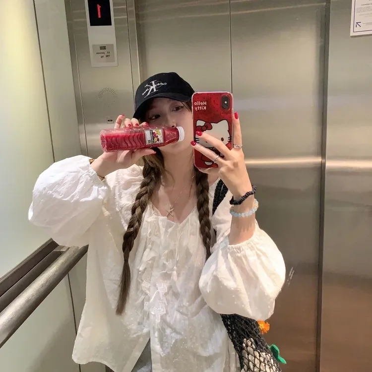 花边泡泡灯笼袖甜美风衬衫女装夏季新款法式减龄波点宽松上衣