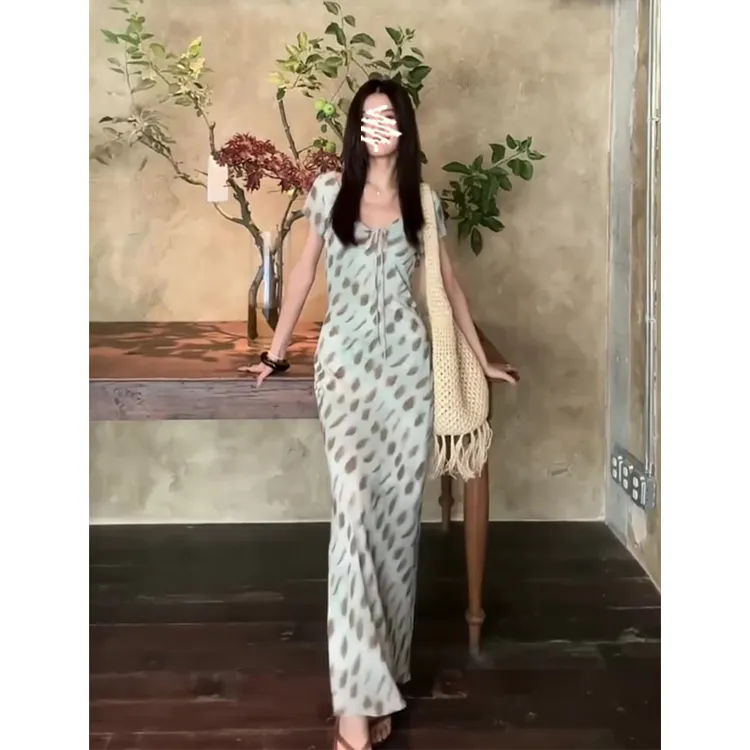 连衣裙女2025夏季新款法式气质收腰显瘦短袖中长款印花薄款裙子