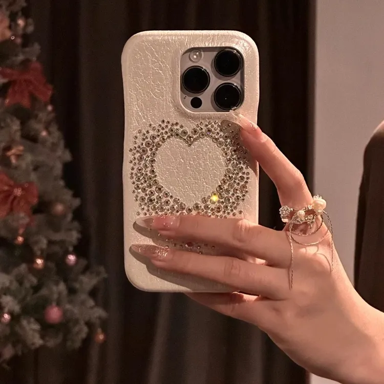 半包贝壳纹水钻爱心手机壳适用苹果17/16/15PROMAX简约iPhone14