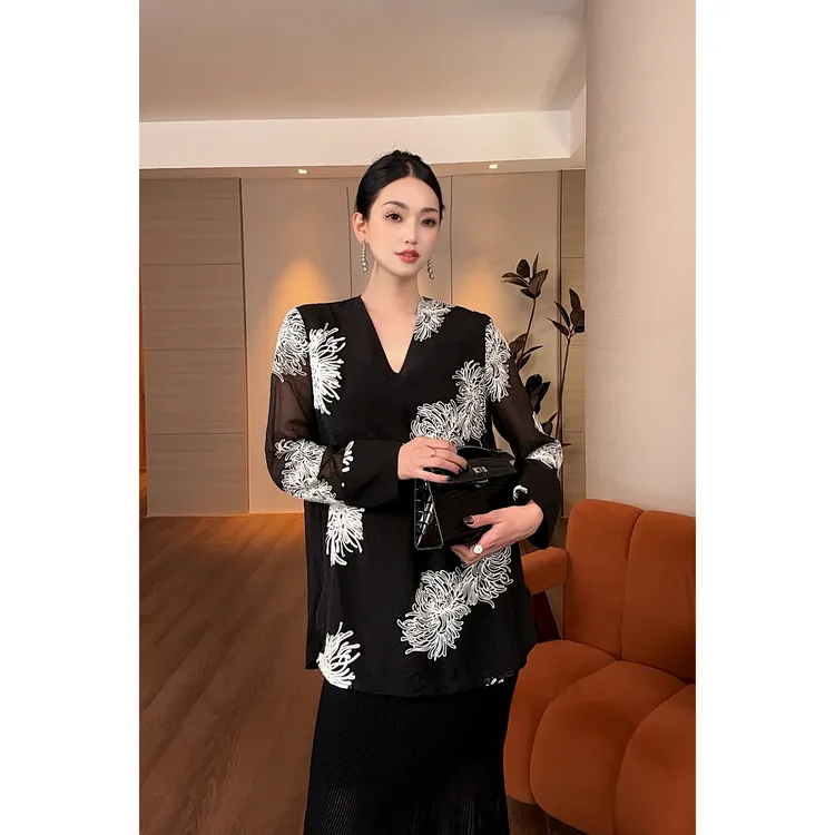 紫紫 花絮 新中式国风刺绣时尚气质设计感长袖上衣女 ZD01SZYL015